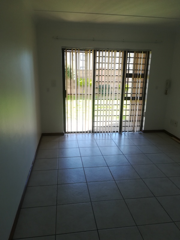 To Let 2 Bedroom Property for Rent in Guldenland Western Cape